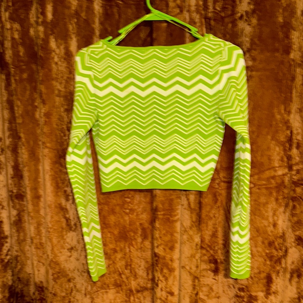 Green Chevron Long Sleeve crop top - Picture 2 of 4